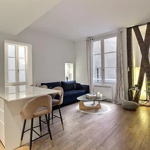 - Louvre & Rivoli París
